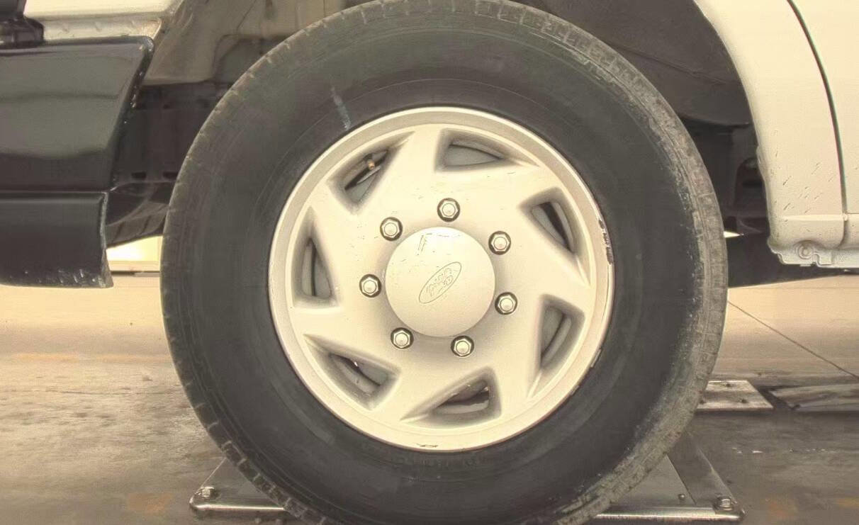 Used 2011 Ford E-150 and Econoline 150 image 7