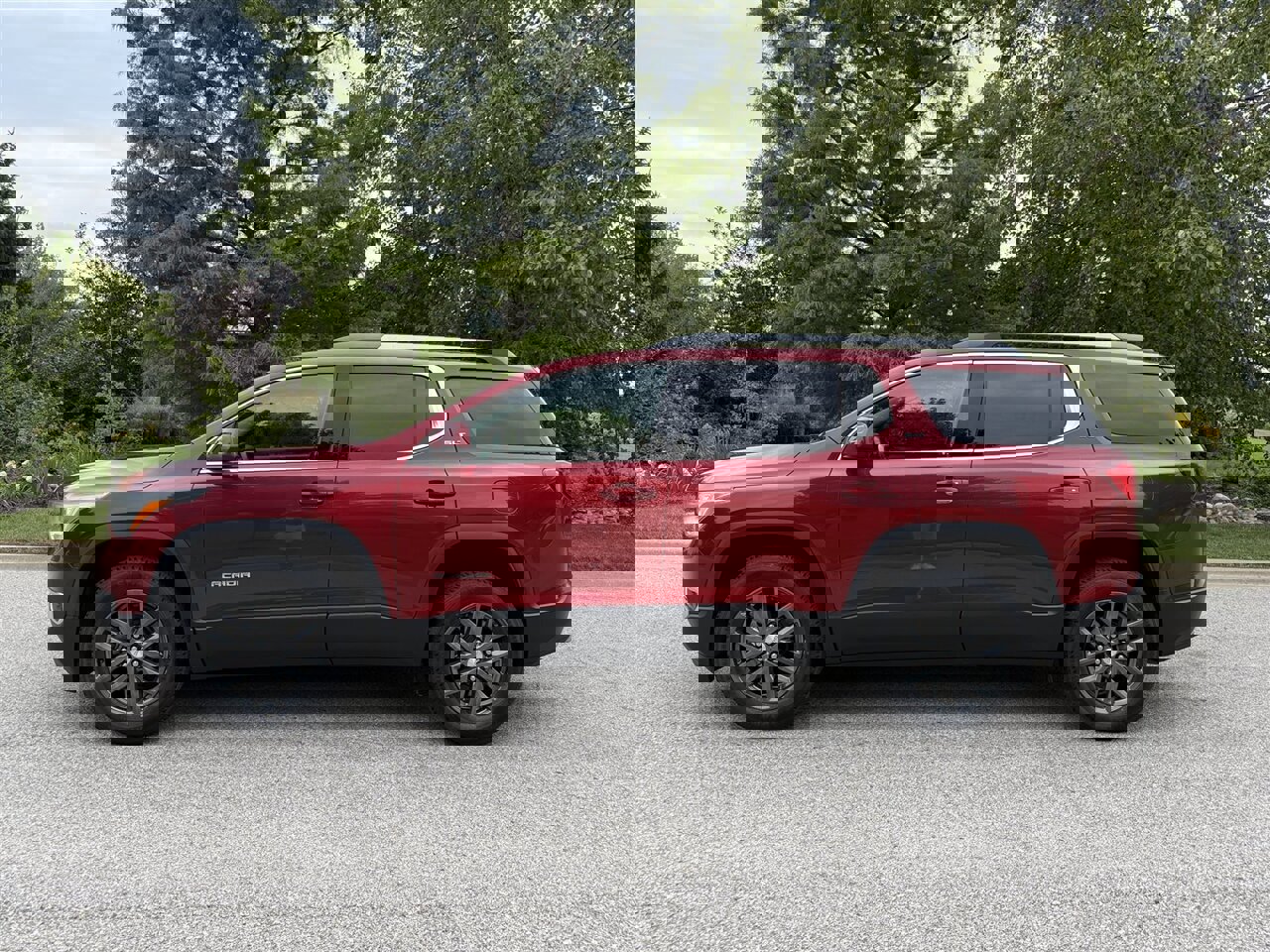 Used 2019 GMC Acadia SLT image 2