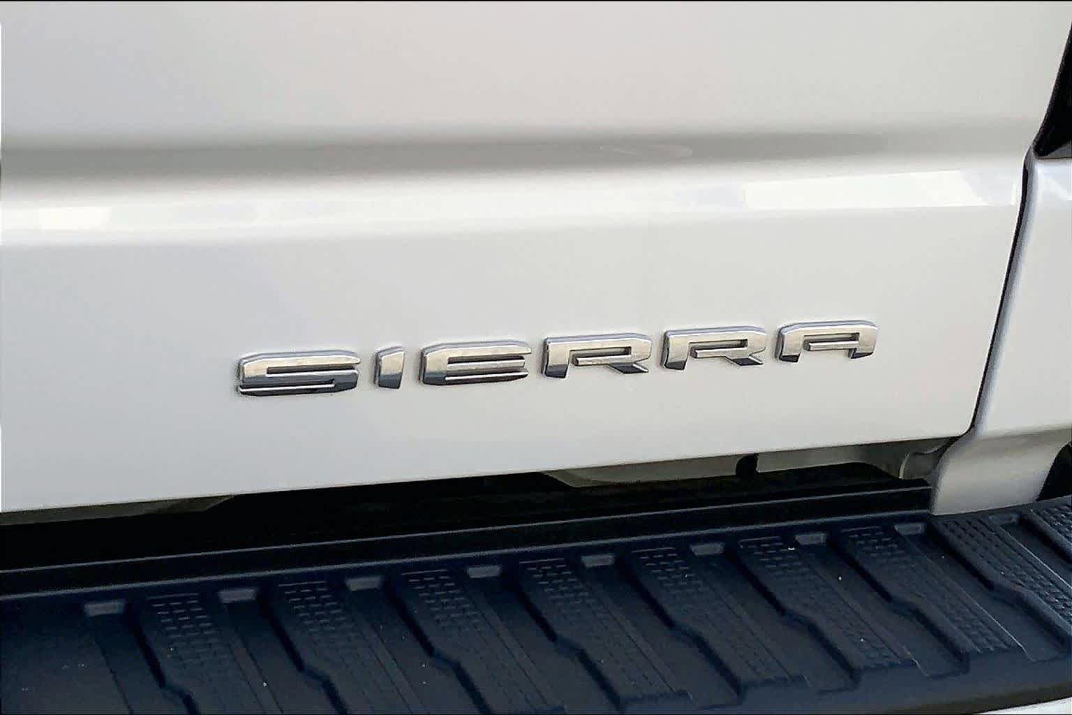 Used 2022 GMC Sierra 1500 Denali w/ Denali Reserve Package AWD/4WD image 10