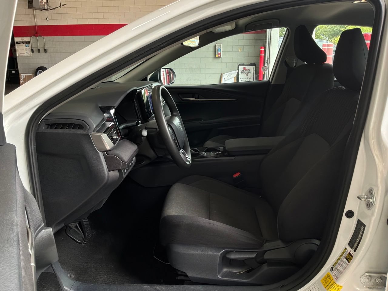 Used 2025 Toyota Camry LE FWD image 10