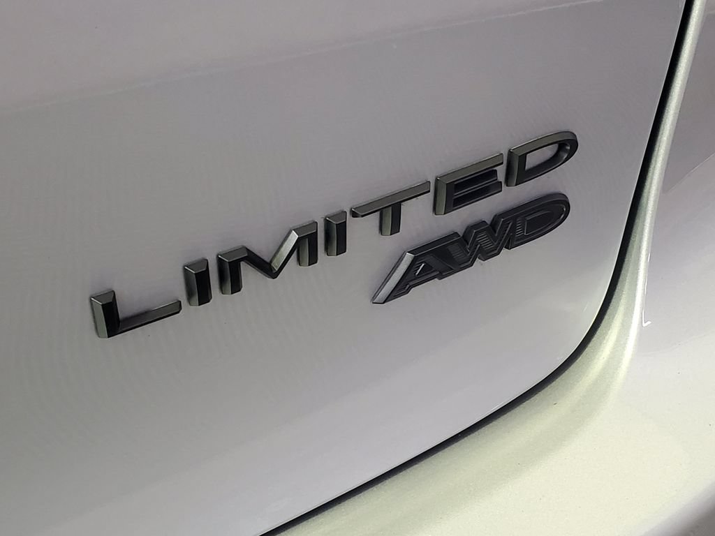Used 2024 Chrysler Pacifica Limited w/ S Appearance Package AWD/4WD image 32