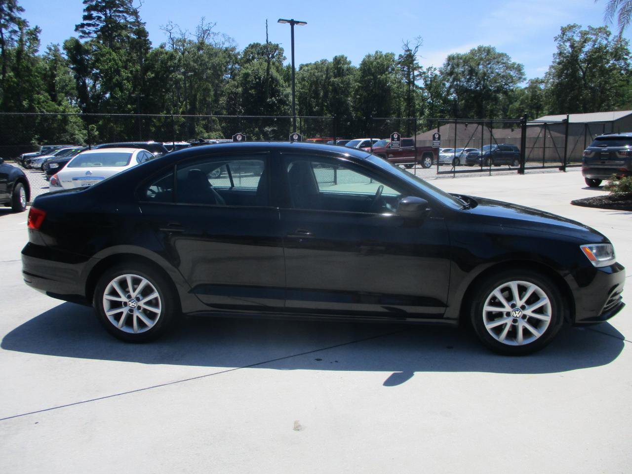 Used 2015 Volkswagen Jetta SE FWD image 24