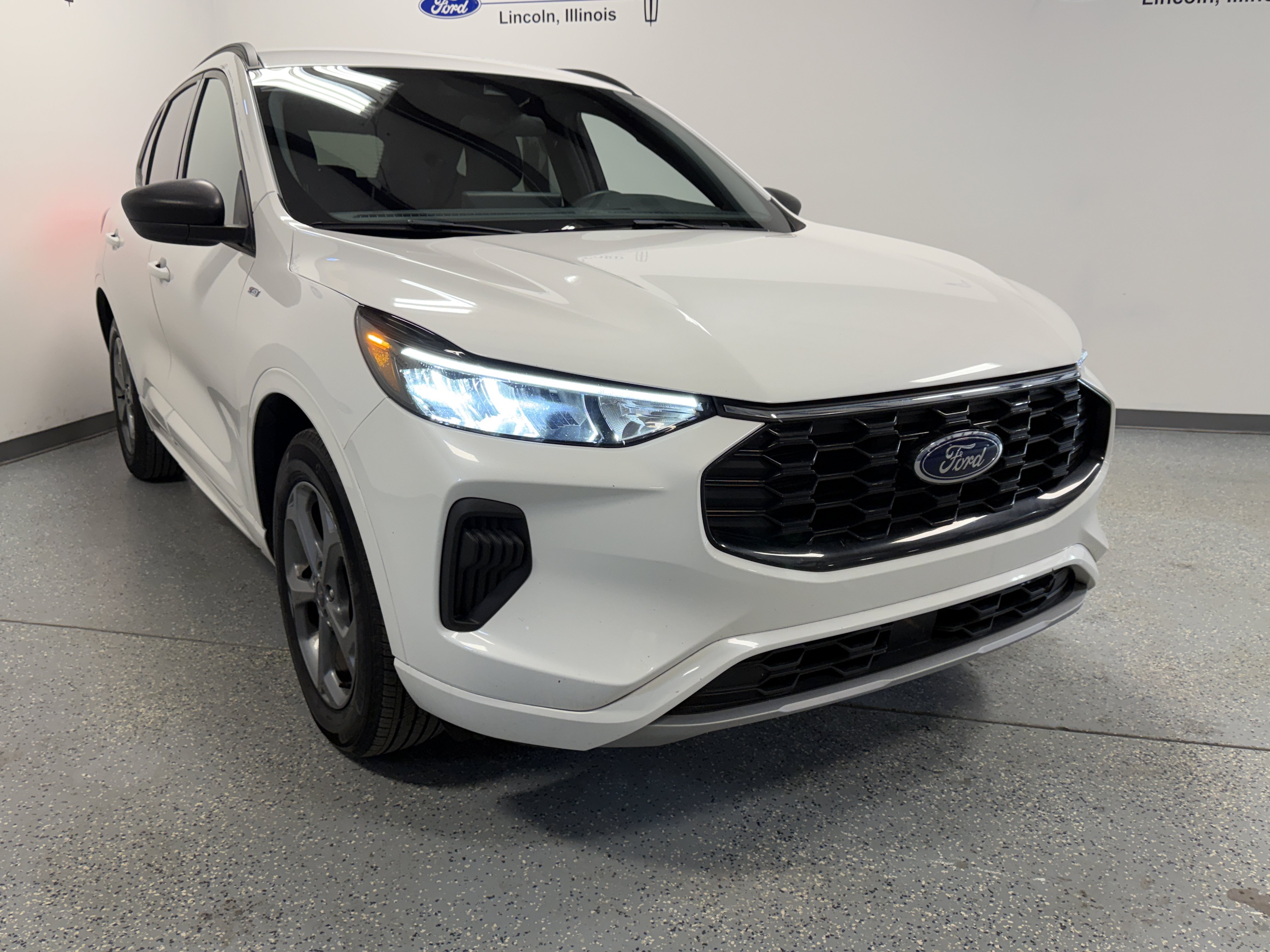 Used 2024 Ford Escape ST-Line w/ Tech Pack #1 AWD/4WD image 35