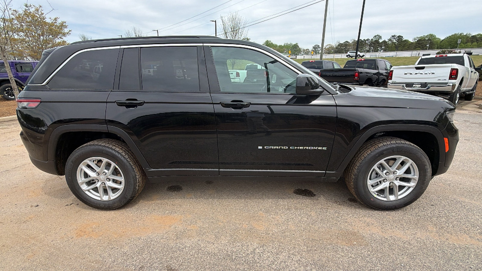 New 2026 Jeep Grand Cherokee Laredo X AWD/4WD image 7