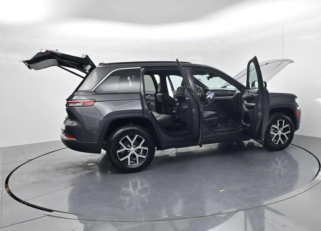 Used 2024 Jeep Grand Cherokee Limited w/ Trailer Tow Package image 72