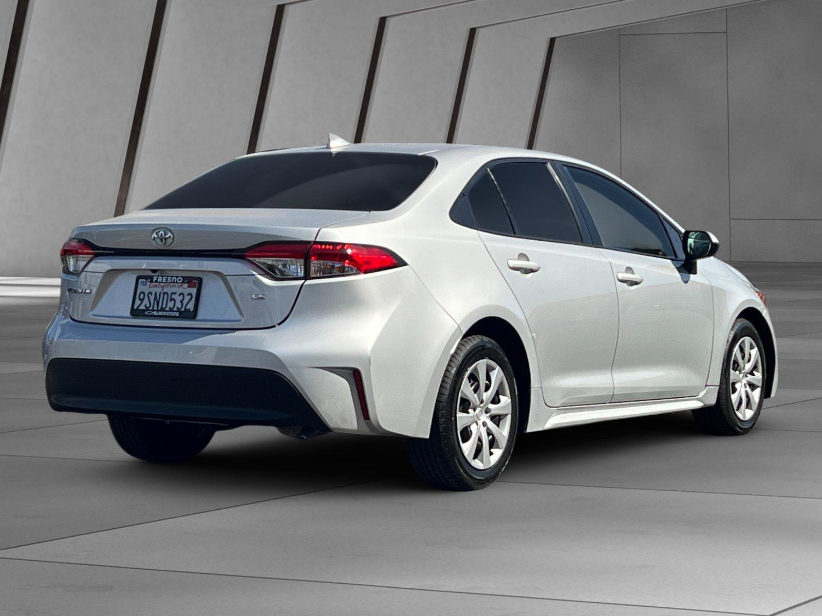 Used 2024 Toyota Corolla LE FWD image 4
