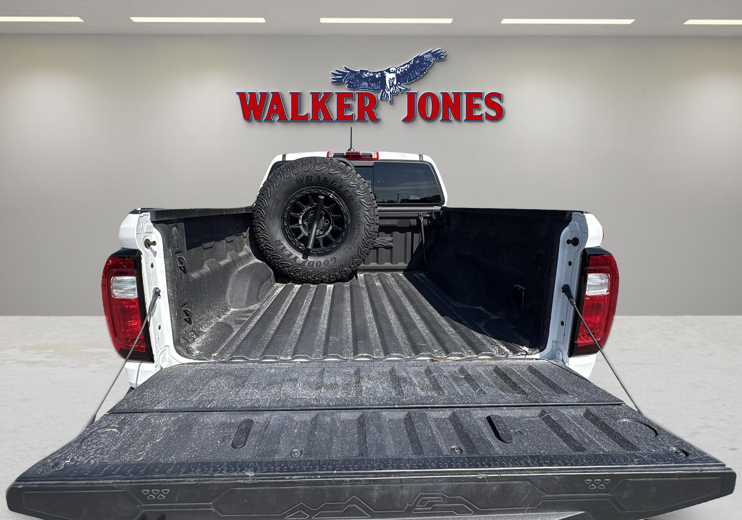 Used 2024 GMC Canyon AT4X w/ AT4X AEV Edition AWD/4WD image 31