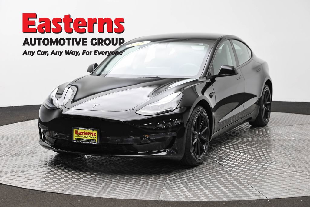 Used 2023 Tesla Model 3 Standard Range RWD image 1