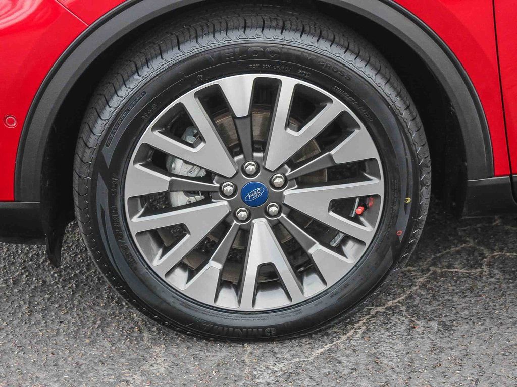 Used 2020 Ford Escape Titanium image 6