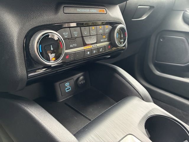 Used 2022 Ford Escape SEL image 31
