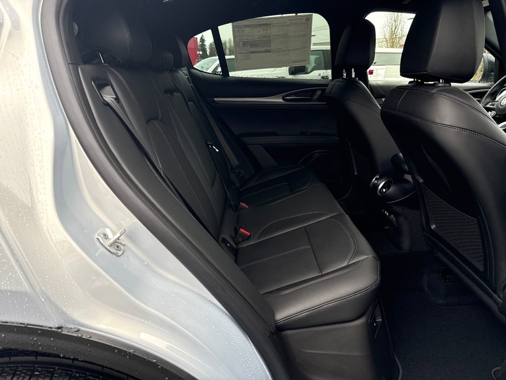 New 2025 Alfa Romeo Stelvio Sprint image 10