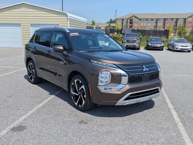 Used 2023 Mitsubishi Outlander SEL AWD/4WD image 3
