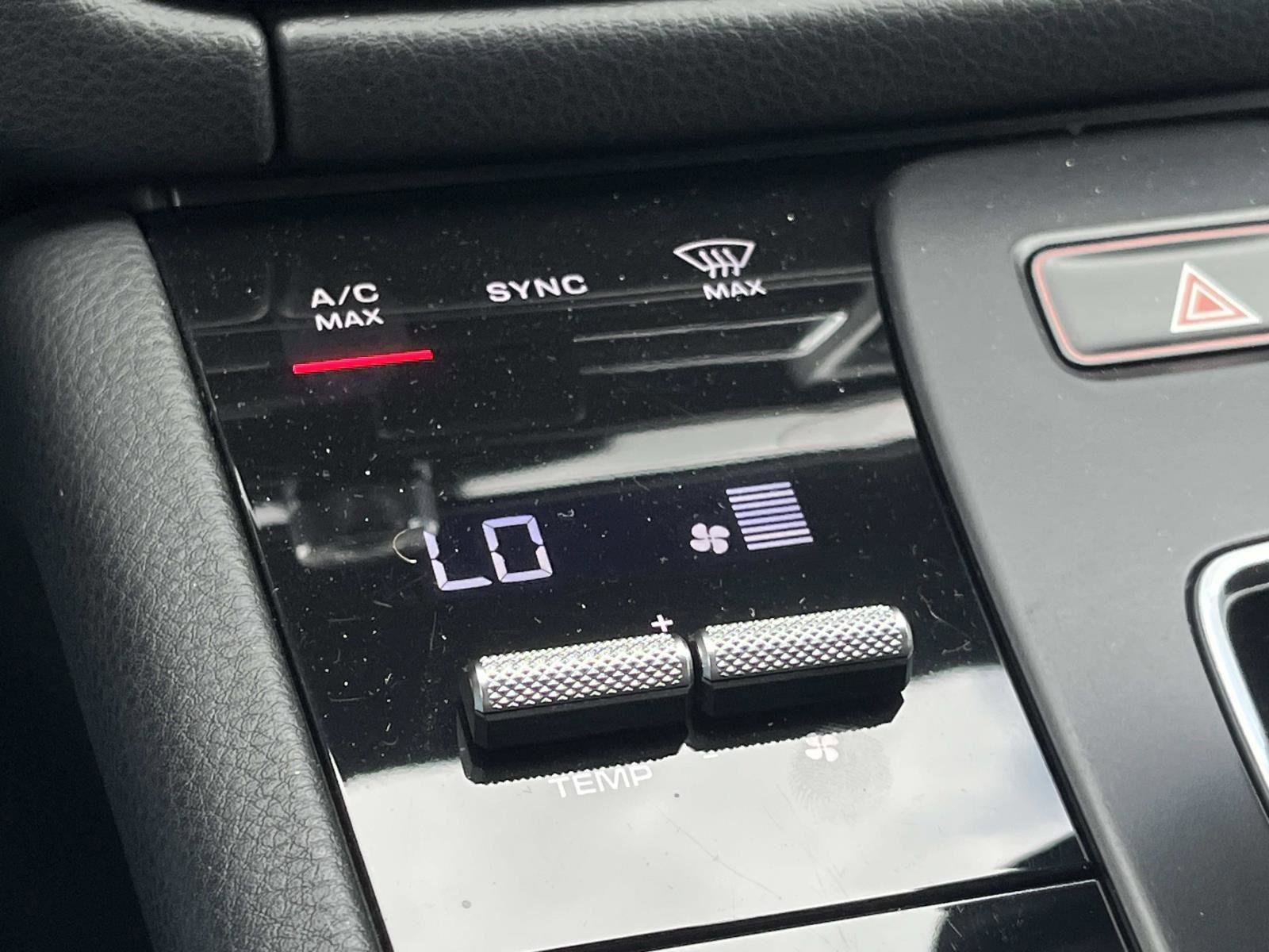 Used 2022 Porsche Macan S image 30