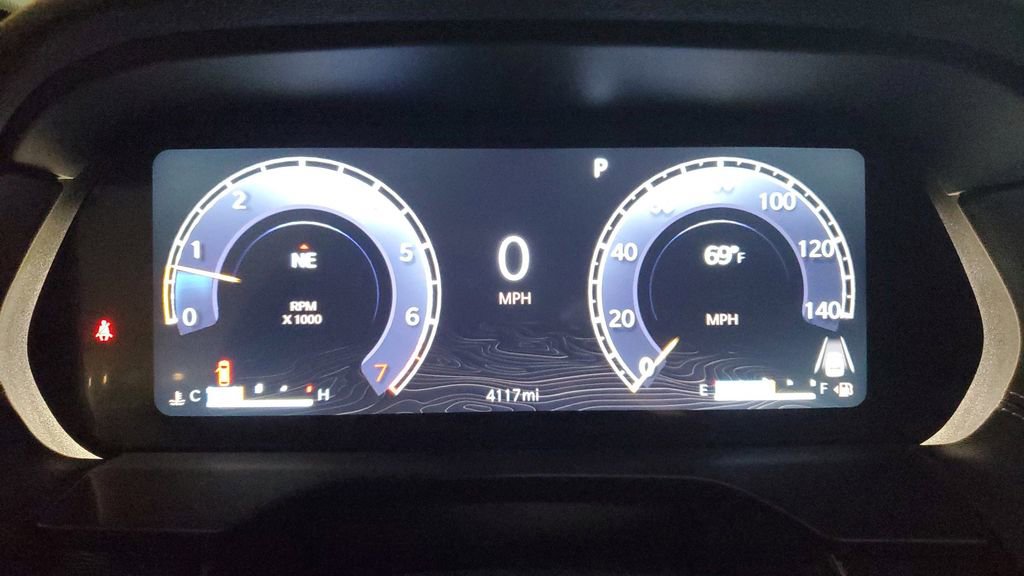 Used 2025 Jeep Grand Cherokee Laredo X image 32