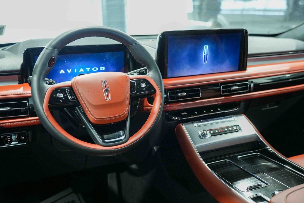 Used 2025 Lincoln Aviator Reserve w/ Jet Appearance Package image 26