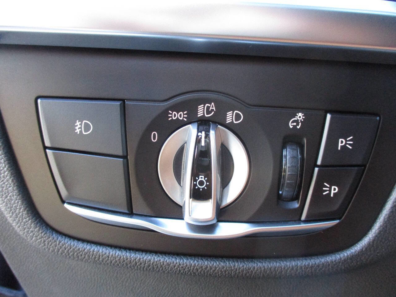 Used 2020 BMW X3 xDrive30i w/ Premium Package image 32