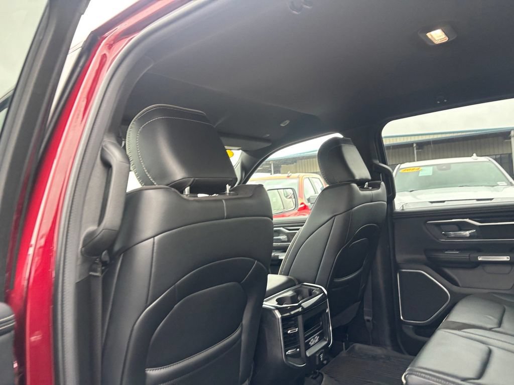 Used 2022 RAM 1500 Laramie AWD/4WD image 32