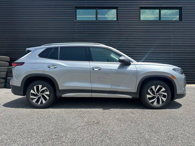 Used 2025 Volkswagen Tiguan S FWD image 8