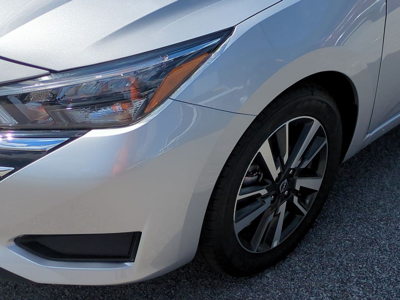 Certified 2025 Nissan Versa SV FWD image 10