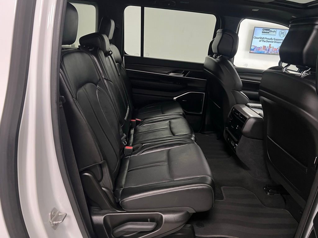 Used 2024 Jeep Wagoneer L Series II w/ Premium Group I image 59