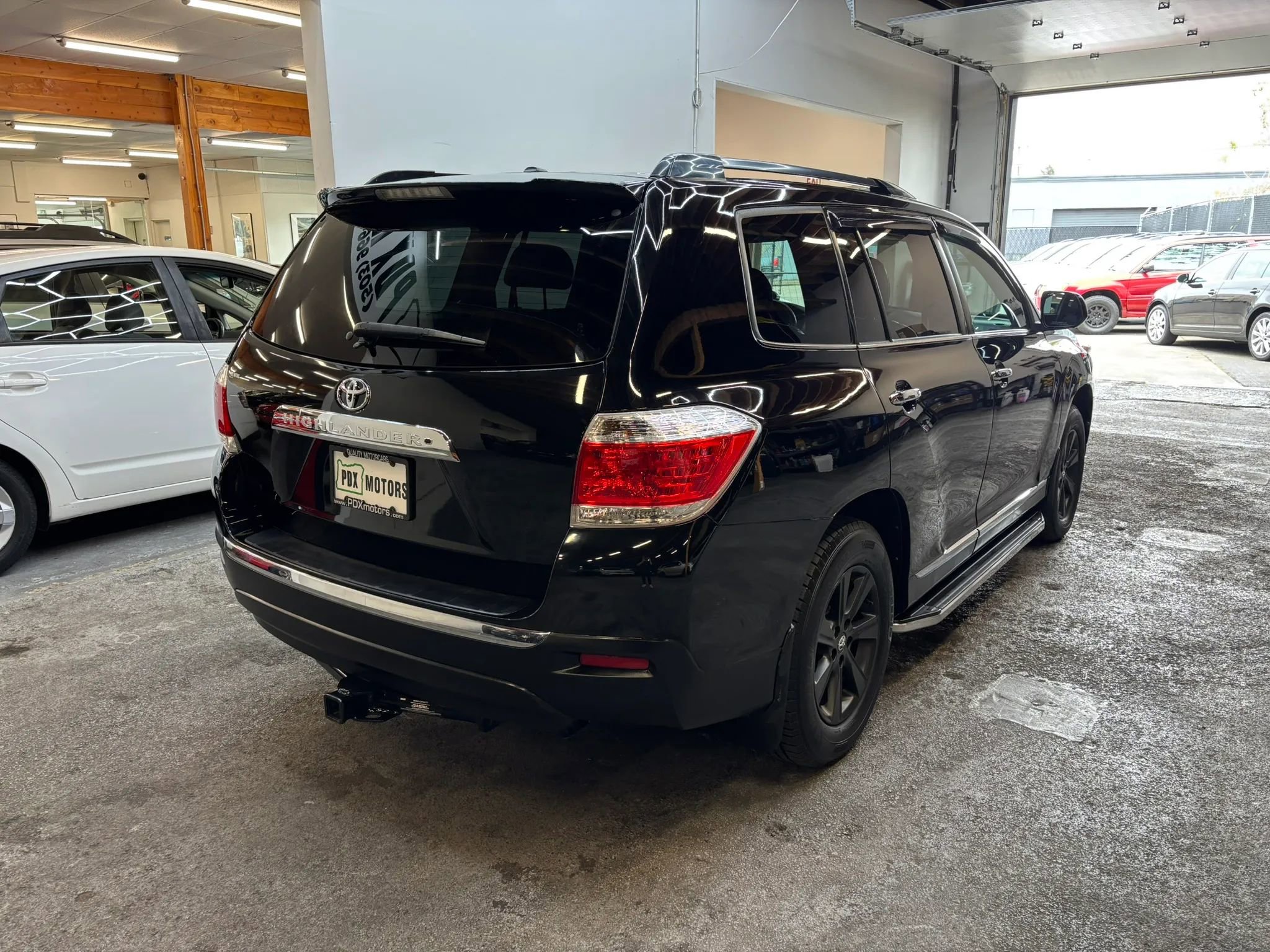 Used 2012 Toyota Highlander SE w/ Tow Pkg AWD/4WD image 7