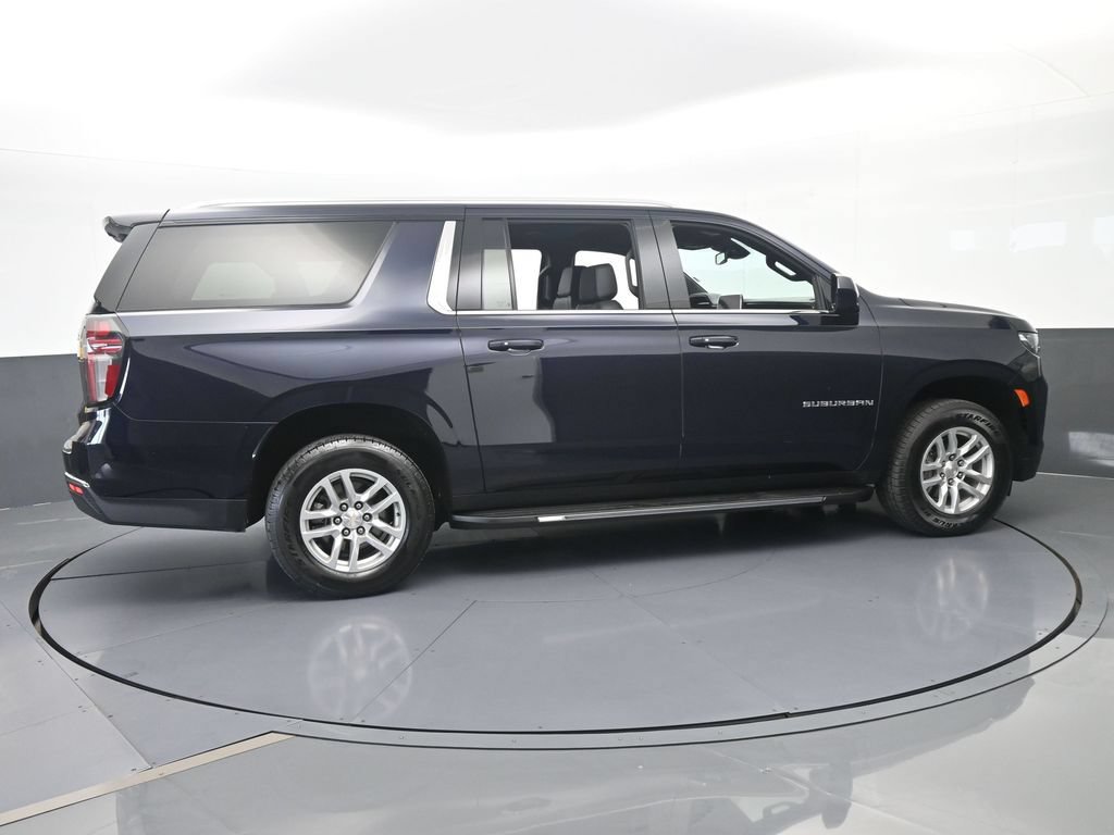 Used 2024 Chevrolet Suburban LT AWD/4WD image 7