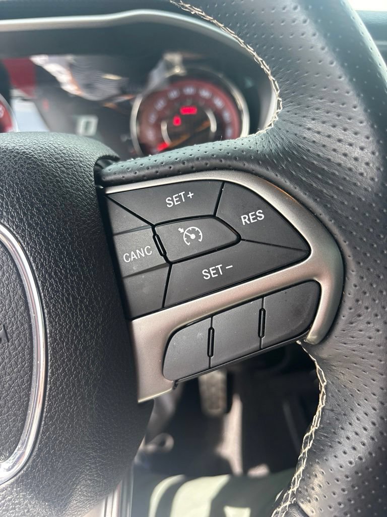 Used 2016 Dodge Challenger SRT Hellcat RWD image 11