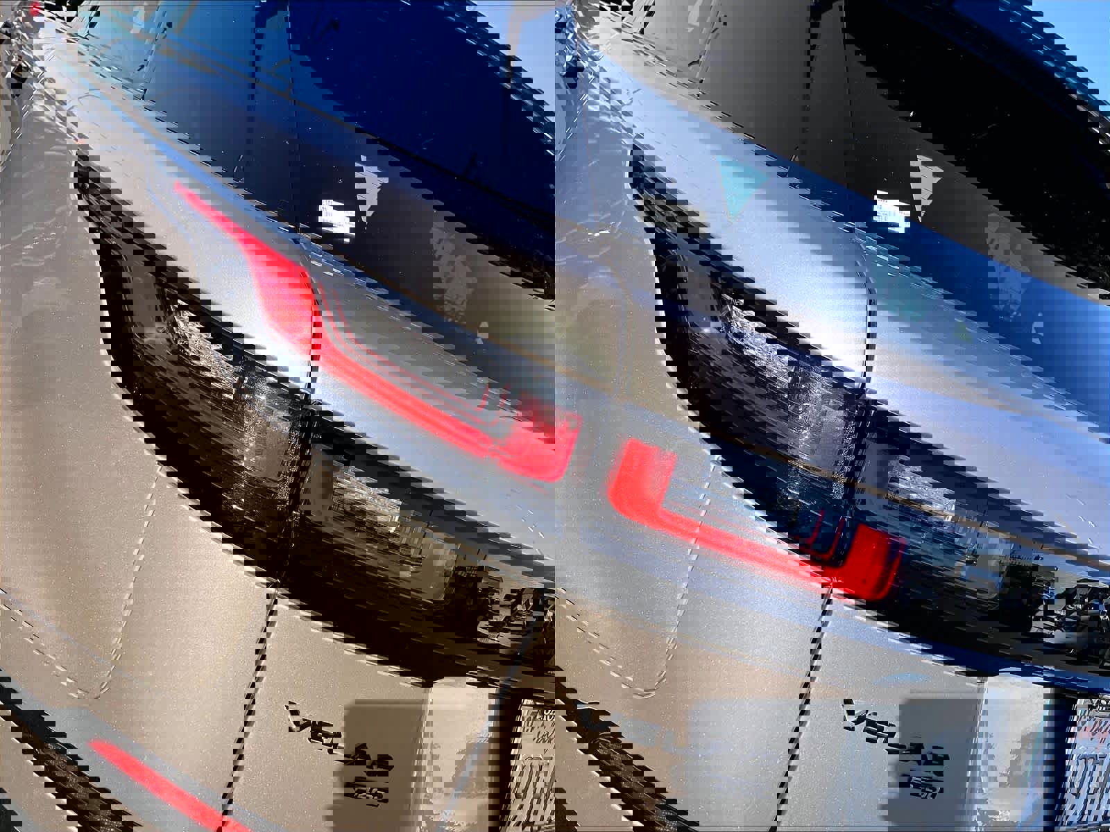 Used 2022 Land Rover Range Rover Velar R-Dynamic HSE image 30