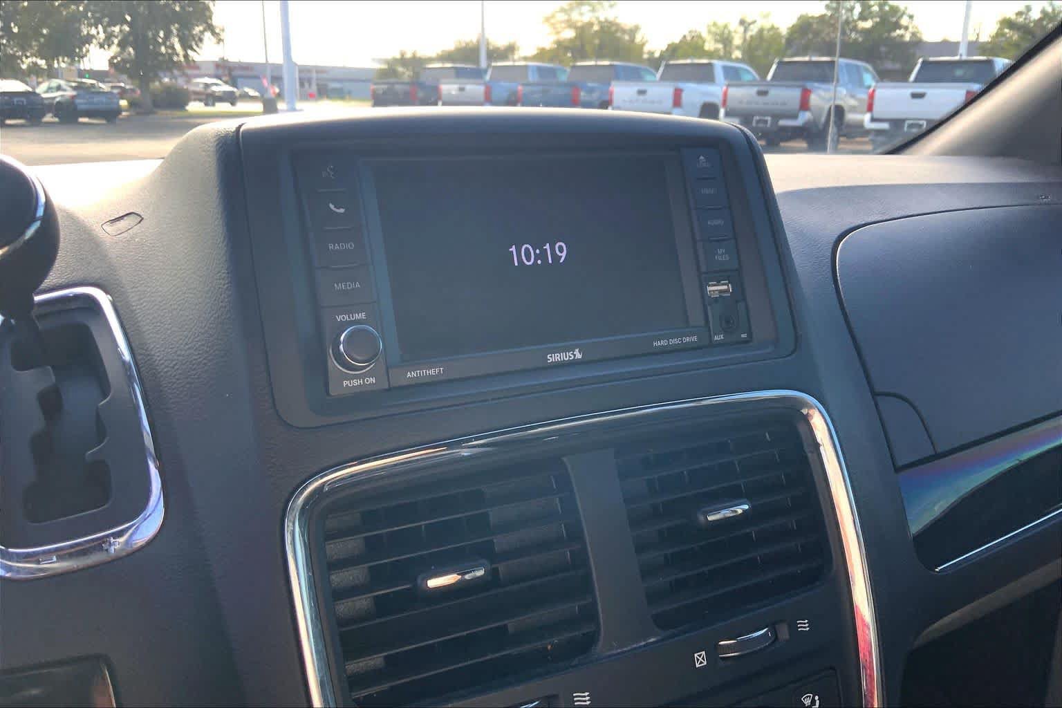 Used 2019 Dodge Grand Caravan SXT FWD image 34
