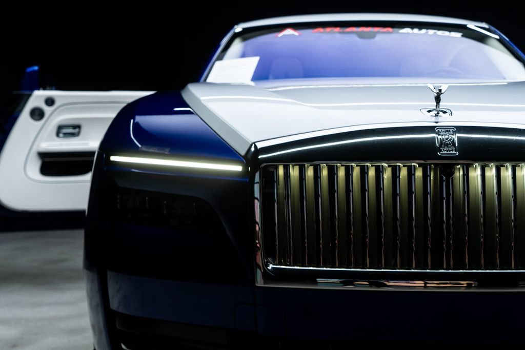 Used 2024 Rolls-Royce Spectre w/ Spectre Launch Package AWD/4WD image 7