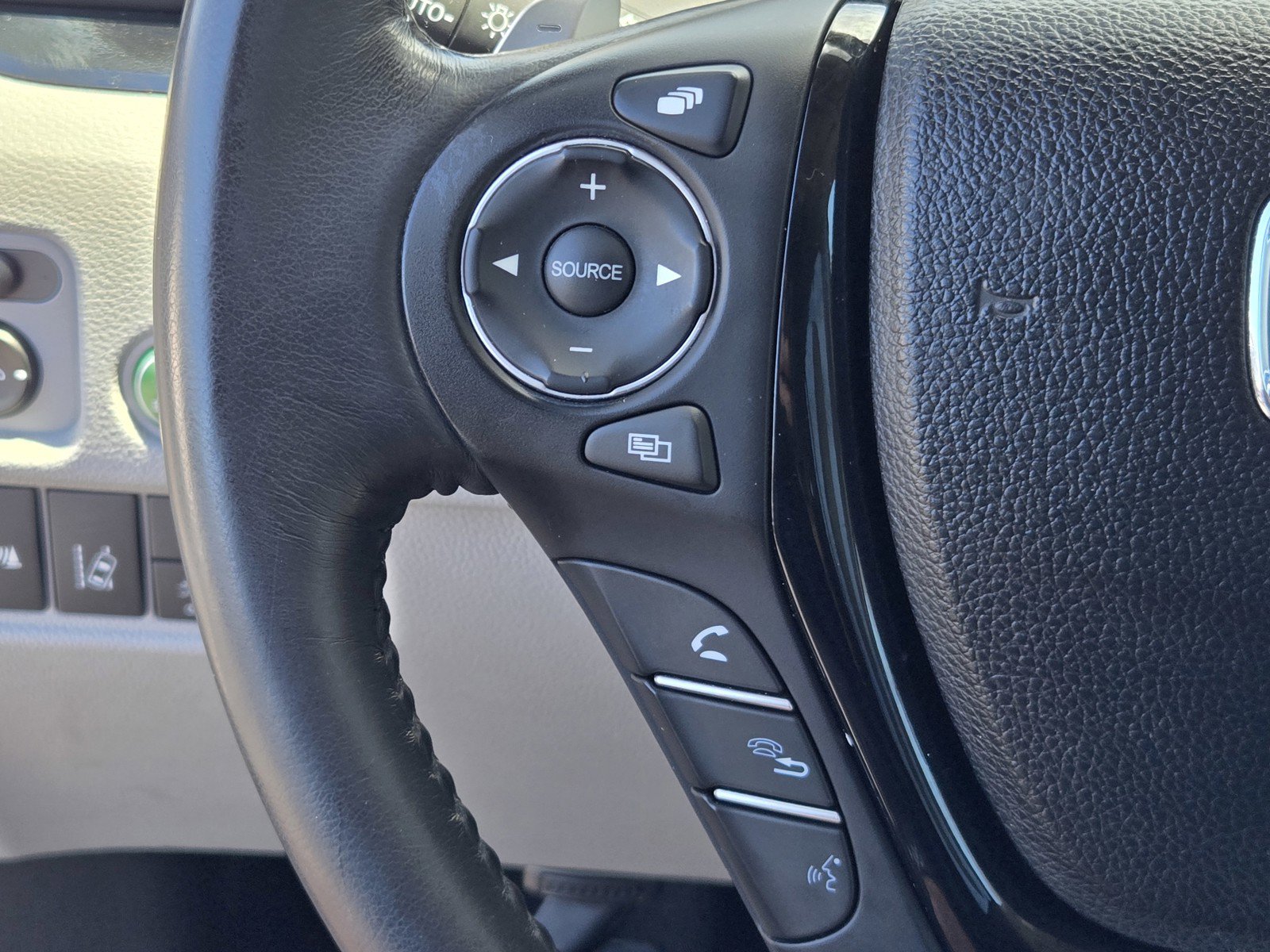 Used 2017 Honda Pilot Touring image 25