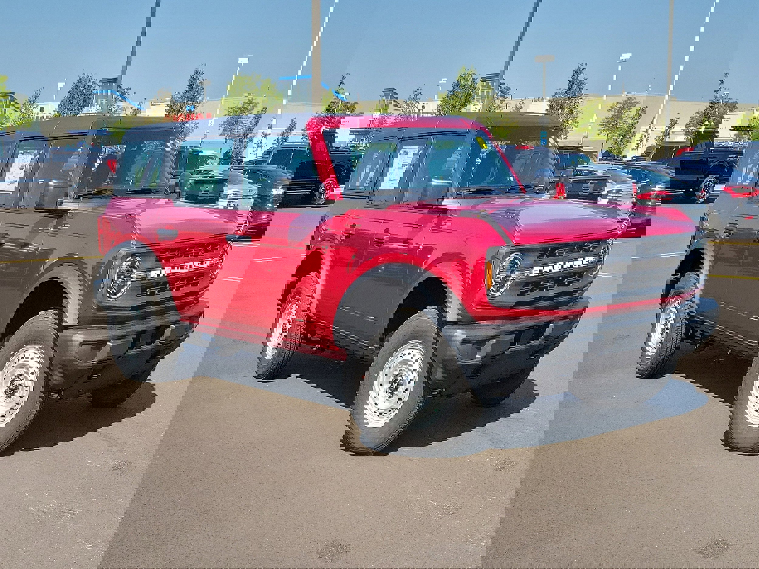 New 2025 Ford Bronco 4-Door image 32