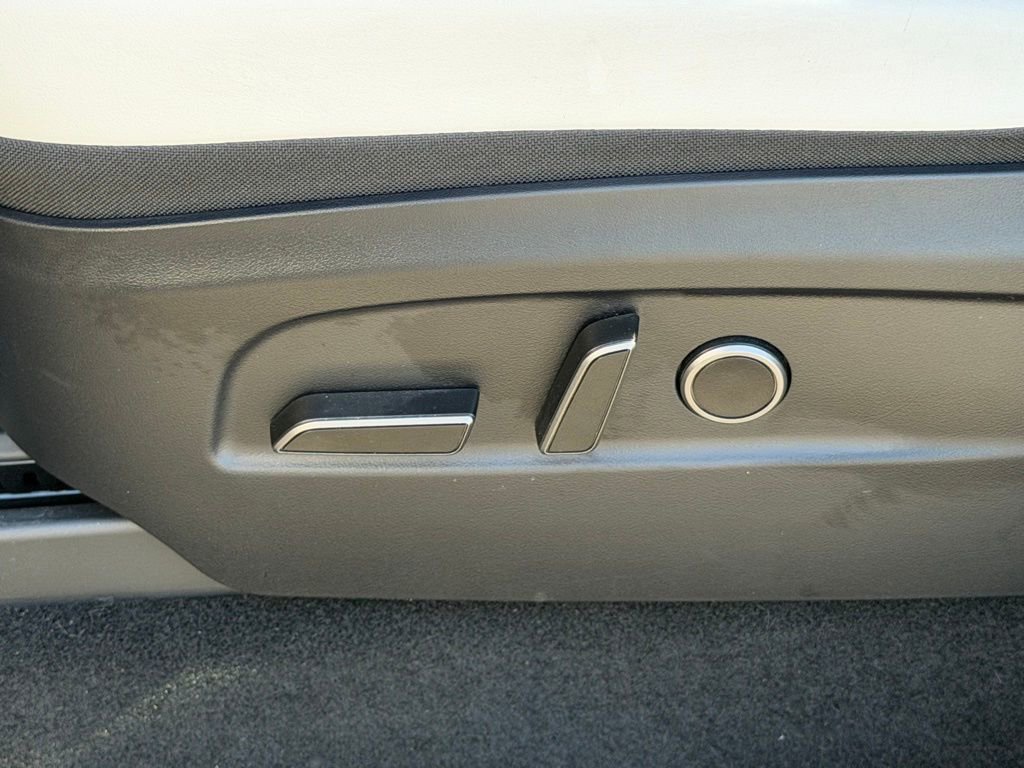 Used 2026 Tesla Model Y Long Range image 18