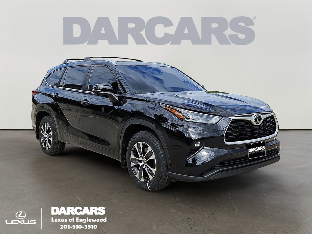 Used 2023 Toyota Highlander XLE
