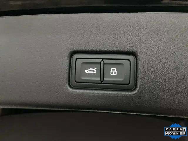 Used 2024 Audi Q4 e-tron Premium Plus w/ Premium Plus AWD/4WD image 8