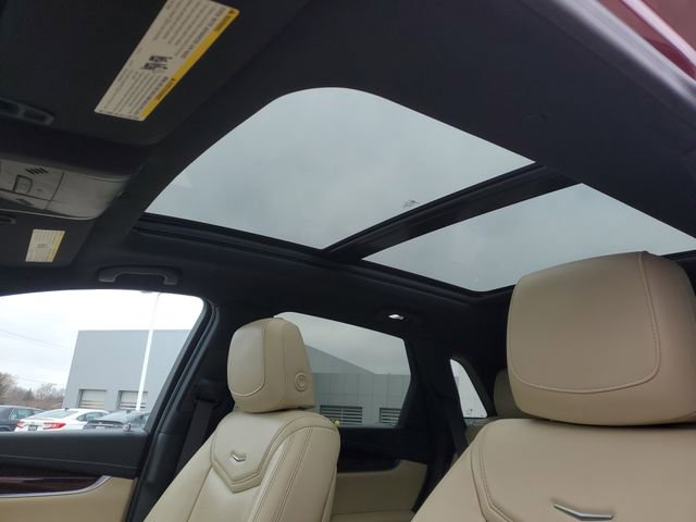 Used 2017 Cadillac XT5 Luxury w/ Driver Awareness Package AWD/4WD image 6