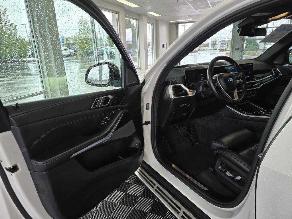 Used 2025 BMW X5 xDrive50e image 19