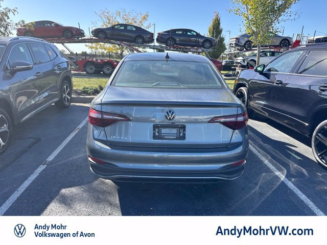 Used 2024 Volkswagen Jetta SE FWD image 4
