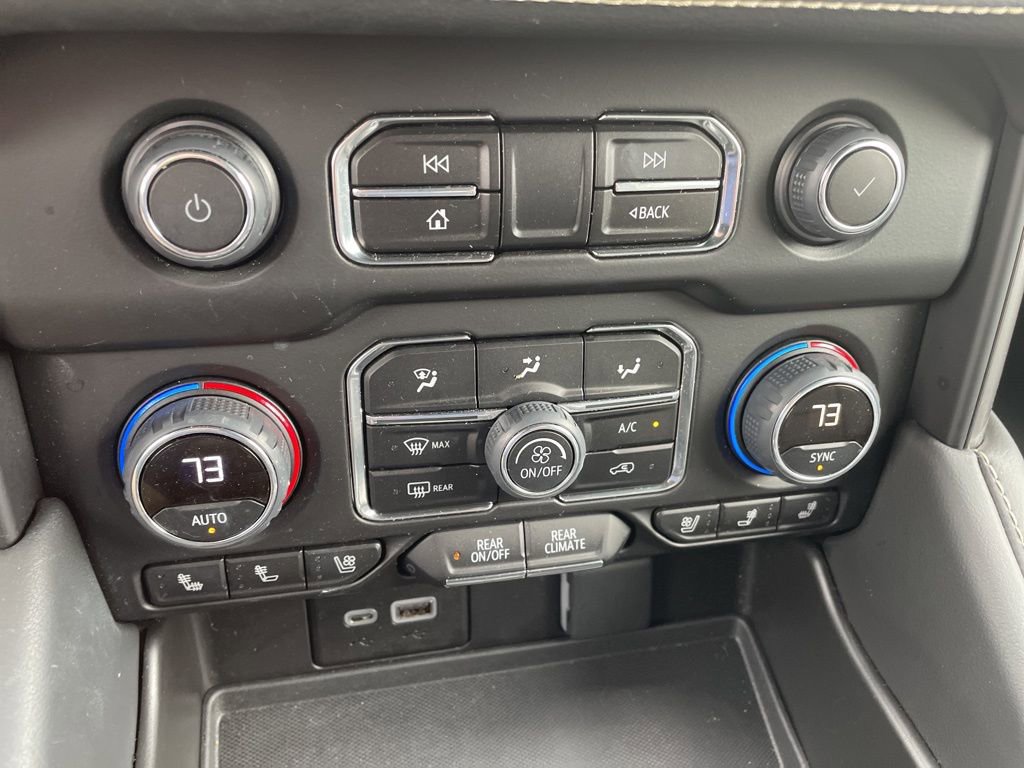 Used 2024 Chevrolet Tahoe Premier AWD/4WD image 28