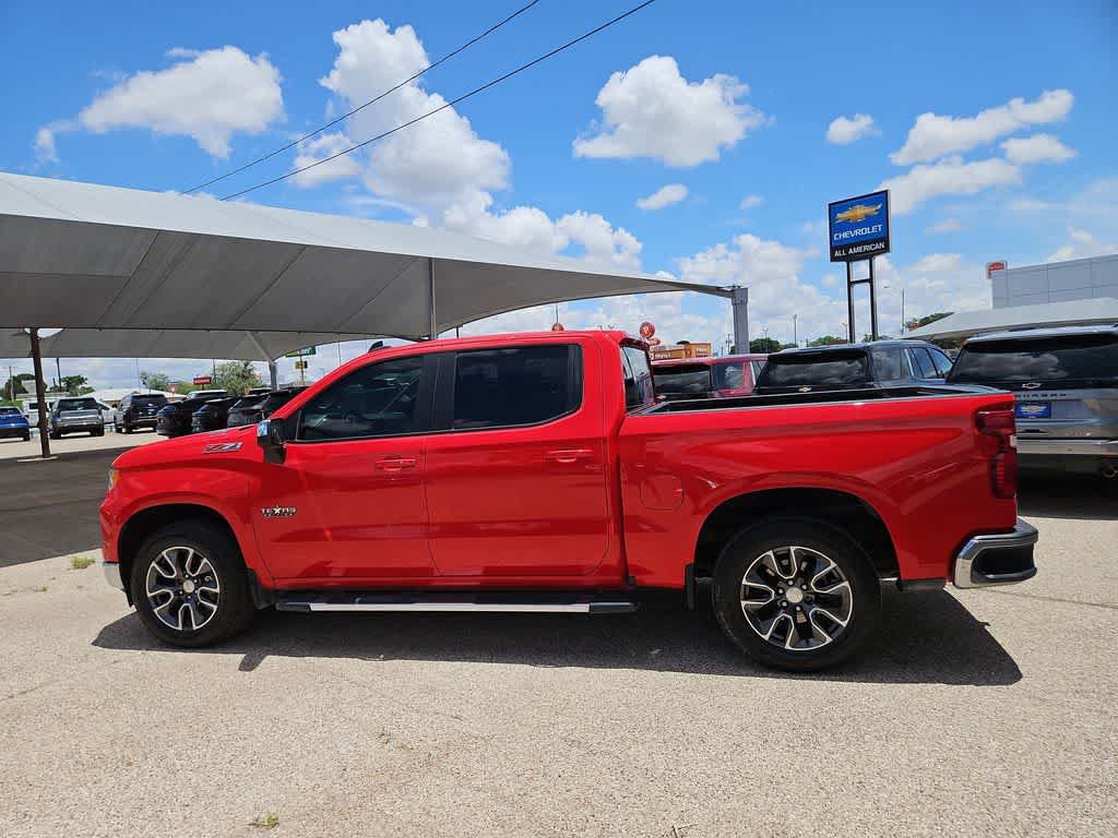 Used 2023 Chevrolet Silverado 1500 LT w/ Z71 Off-Road Package AWD/4WD image 5
