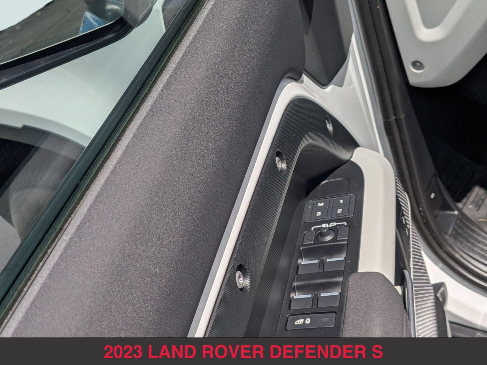 Used 2023 Land Rover Defender 110 S AWD/4WD image 11