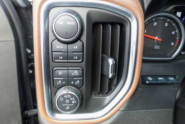 Used 2020 Chevrolet Silverado 3500 High Country w/ Technology Package image 21