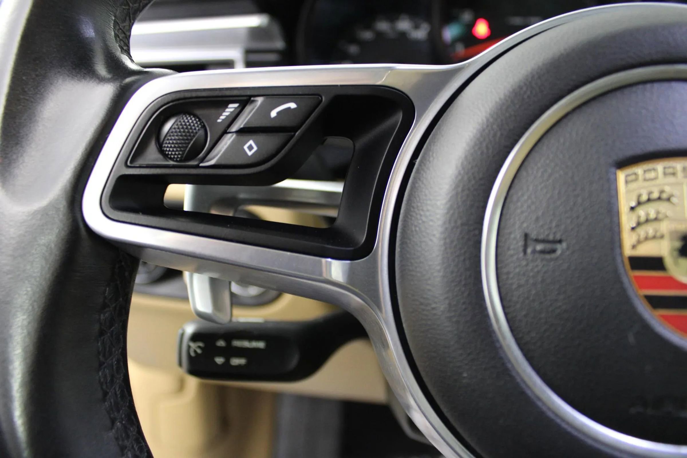Used 2018 Porsche Macan Sport Edition image 16