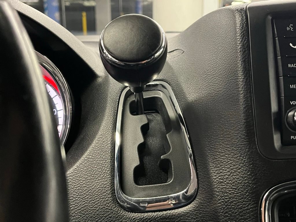 Used 2017 Dodge Grand Caravan SXT w/ Driver Convenience Group FWD image 13
