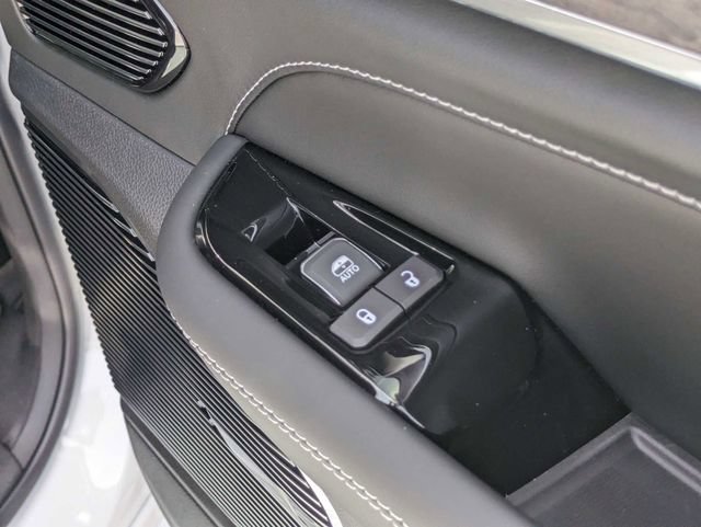 New 2024 Jeep Grand Cherokee Overland w/ Advanced Protech Group III AWD/4WD image 34