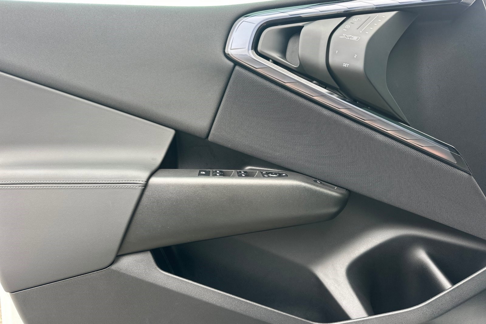 Used 2025 BMW X3 xDrive30i w/ Premium Package image 12