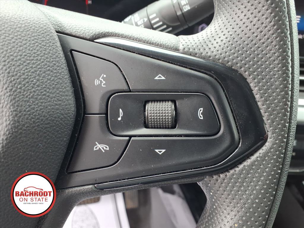 Used 2025 Chevrolet Trax LT FWD image 20