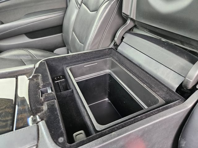 Used 2016 Cadillac Escalade Platinum RWD image 28