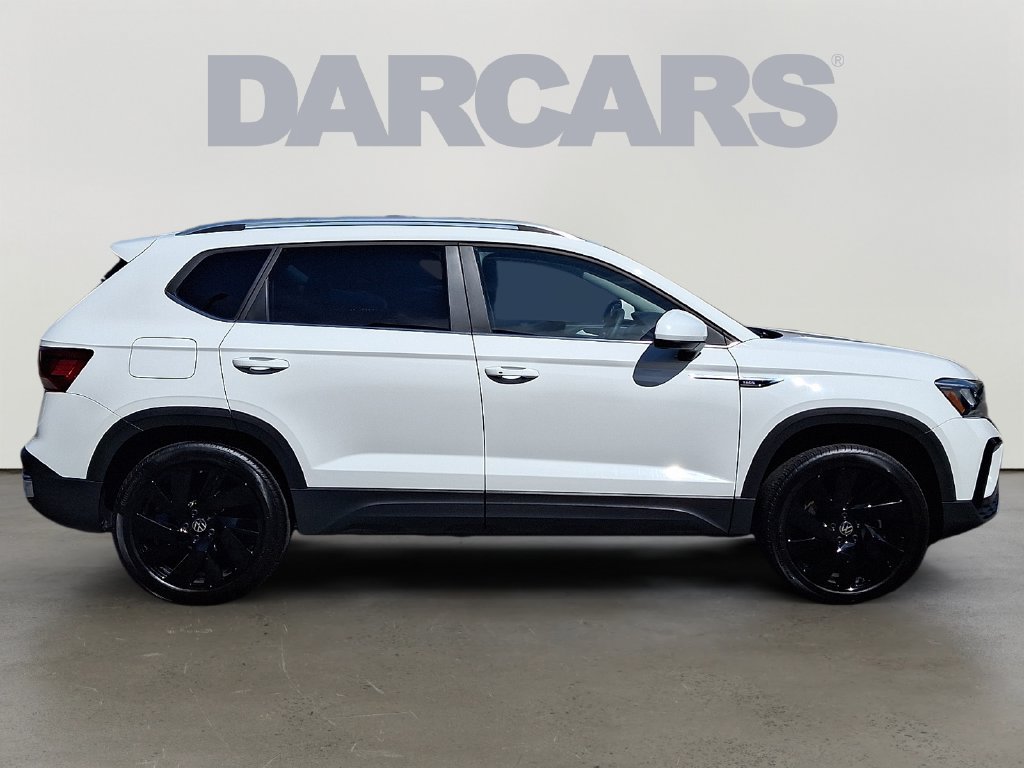 Used 2024 Volkswagen Taos SE w/ Black Wheel Plus Package AWD/4WD image 7