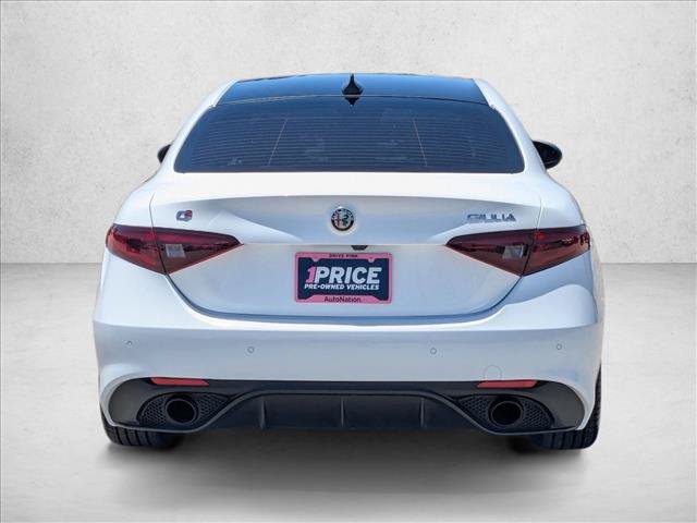 Used 2023 Alfa Romeo Giulia Veloce RWD image 7